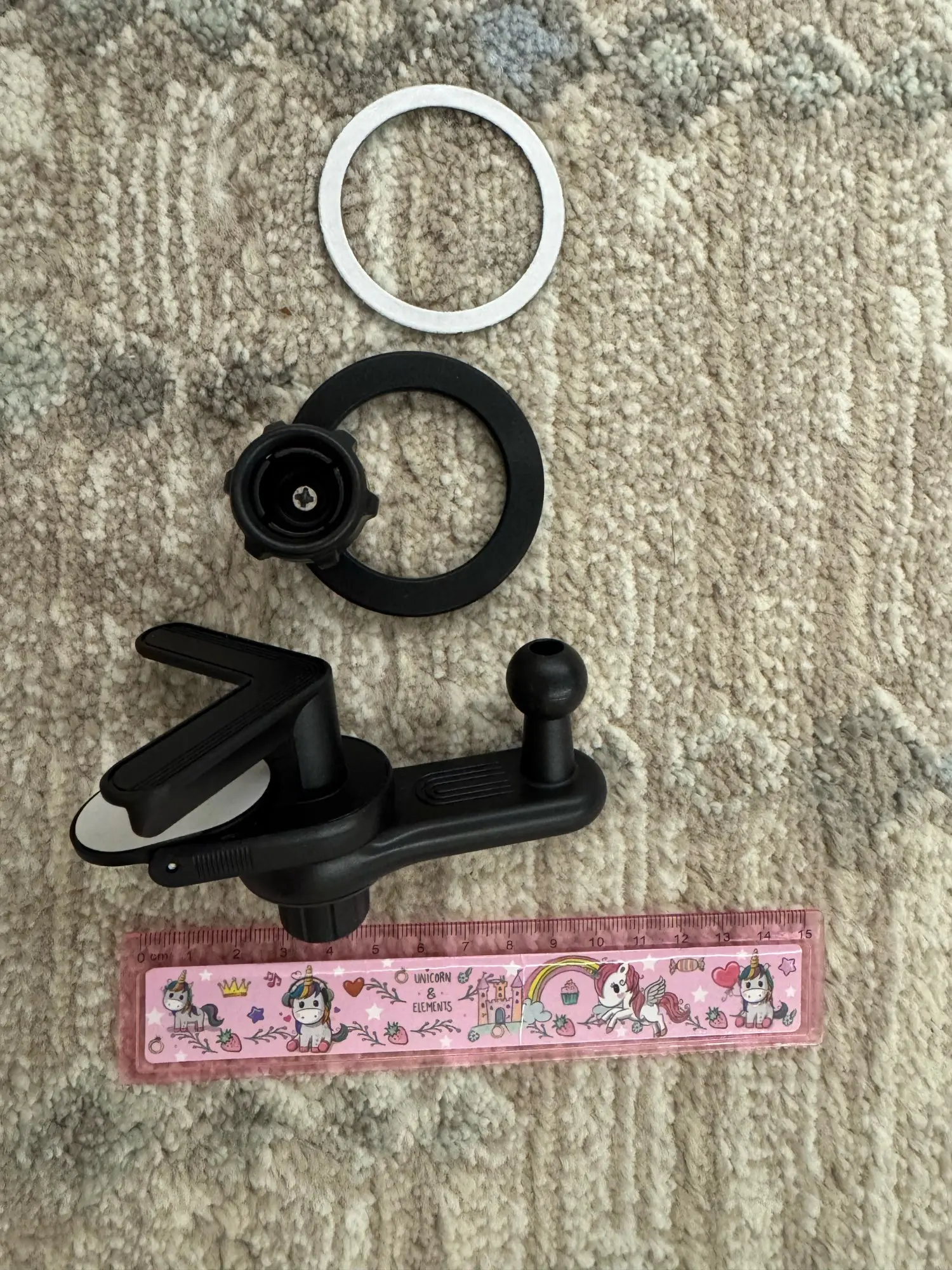 Universal Magnetic Phone Holder for Car Display Screen 360 Degree Rotation Strong Magnet Car Mount for iPhone 15 MagSafe Xiaomi photo review