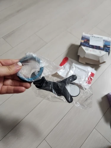 Universal Magnetic Phone Holder for Car Display Screen 360 Degree Rotation Strong Magnet Car Mount for iPhone 15 MagSafe Xiaomi photo review