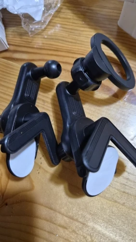 Universal Magnetic Phone Holder for Car Display Screen 360 Degree Rotation Strong Magnet Car Mount for iPhone 15 MagSafe Xiaomi photo review